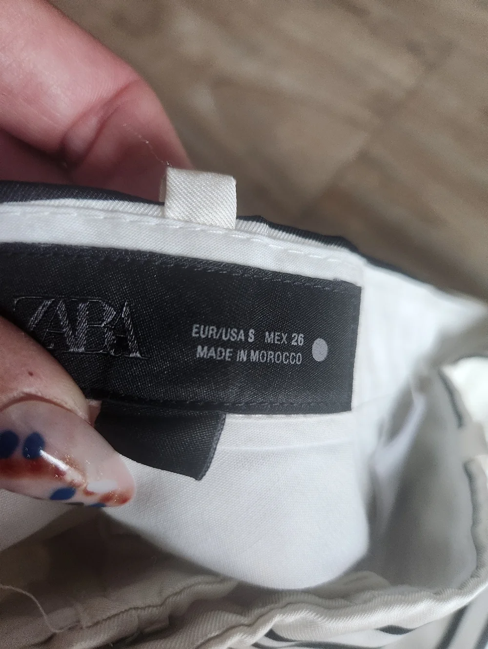 Zara Ivory Wide-Leg Pants with Black Geometric Lines - Picture 5 of 7